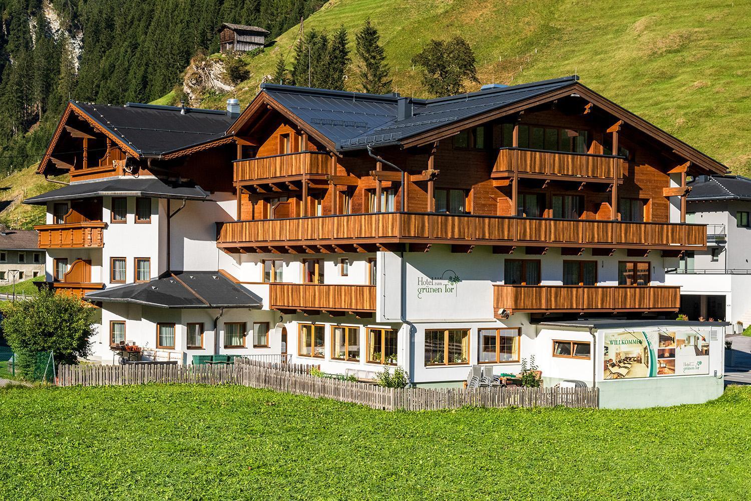 Hotel Zum Gruenen Tor Tux Εξωτερικό φωτογραφία