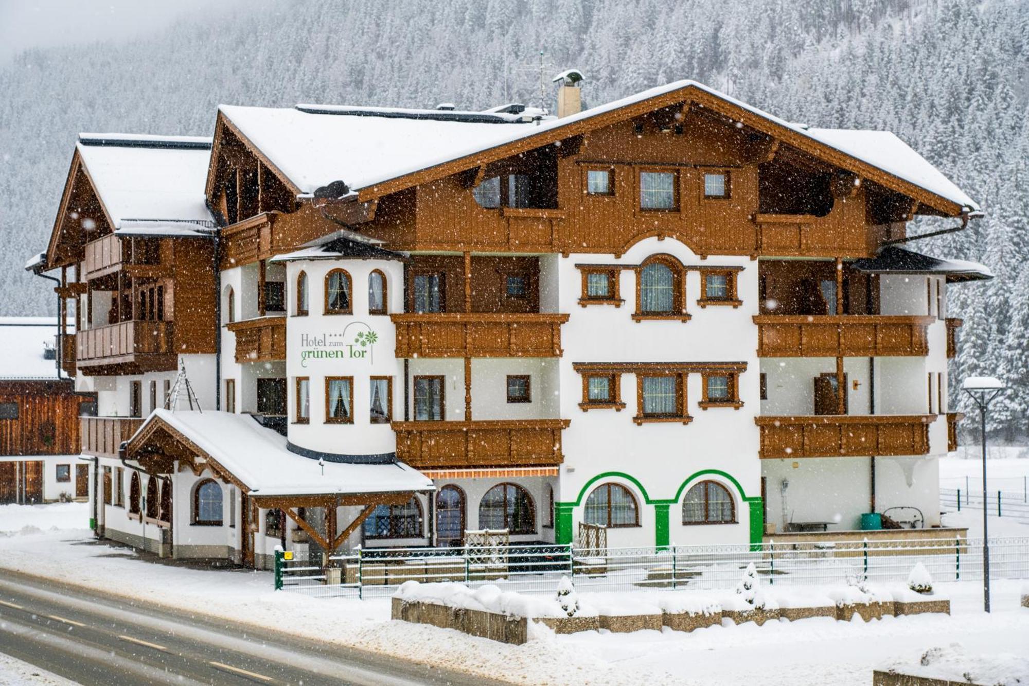 Hotel Zum Gruenen Tor Tux Εξωτερικό φωτογραφία