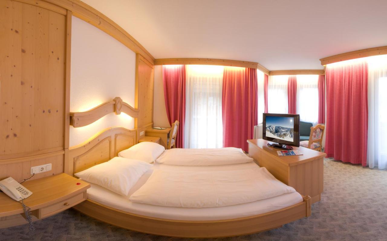 Hotel Zum Gruenen Tor Tux Εξωτερικό φωτογραφία